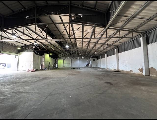 1,200M² WAREHOUSE TO LET IN RIVERHORSE VALLEY
